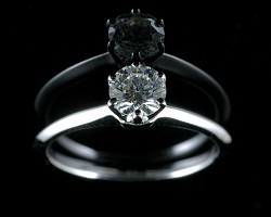 六角钻石订婚戒指