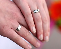 设计自己的订婚戒指
