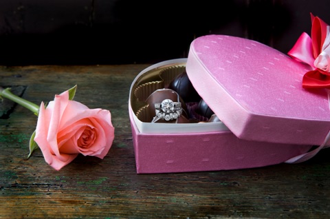 粉红玫瑰钻石结婚戒指套