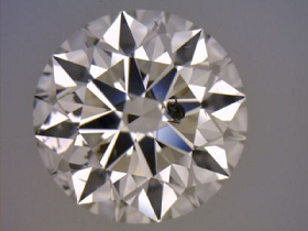 si 2透明度钻石具有可见的夹杂物